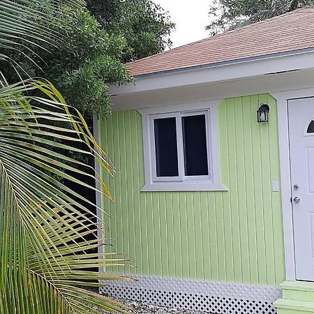 Budget & Basic In Local Neighborhood, 7Min Drive To Downtown Nassau Beach Paradise Exterior photo